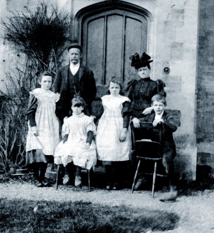 Consider Psychological Legacies in Family Trees: What Emotional Inheritance Have You Received?